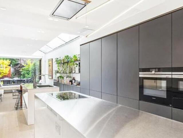 House for sale in London, Greater London