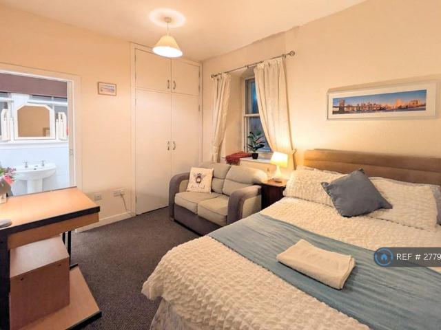 House for rent in Larchfield, Dumfries