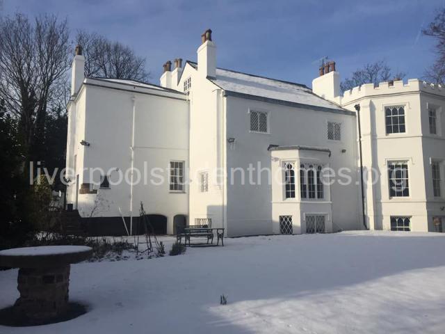 House for rent in Calderstones