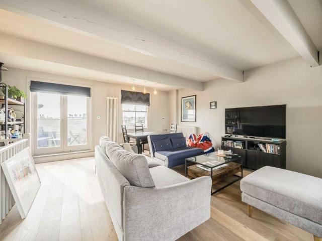 Apartment for rent in North Kensington, Greater London