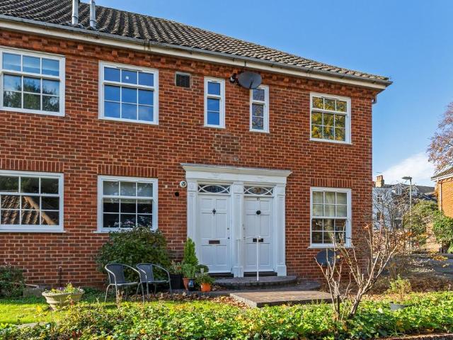 Apartment for rent in The Close, Hampshire