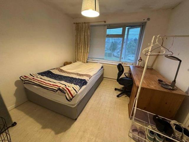 Room for rent in St. Dunstan's, The Bridge