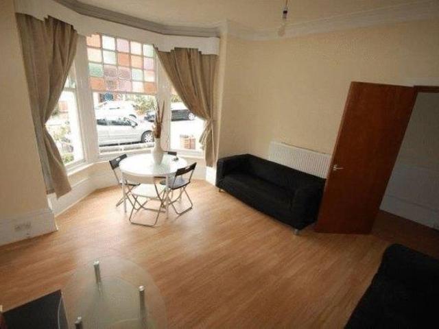 House for rent in Beckett Park, Headingley