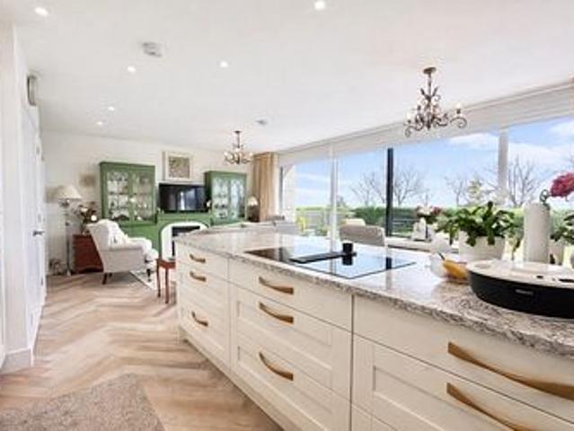 Apartment for rent in West Cliff, Acol