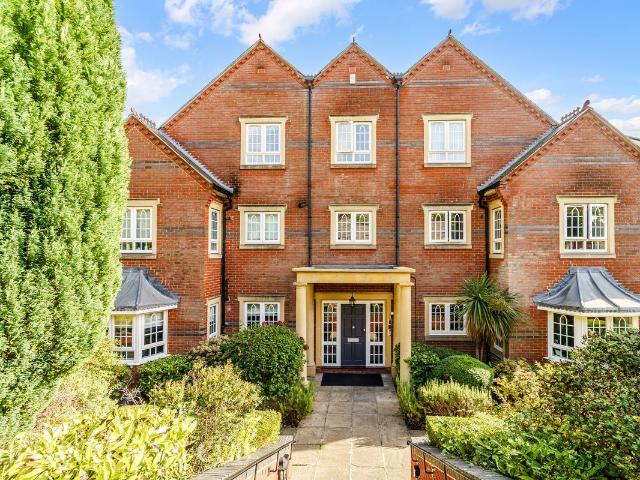 Apartment for rent in Kingswood, Reigate and Banstead