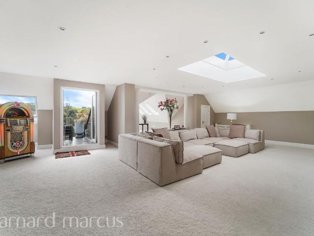Apartment for rent in Kingswood, Reigate and Banstead