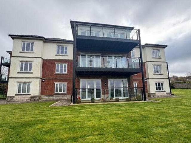 House for sale in Froggatt, East Midlands