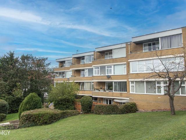 Apartment for rent in The Knap, Barry