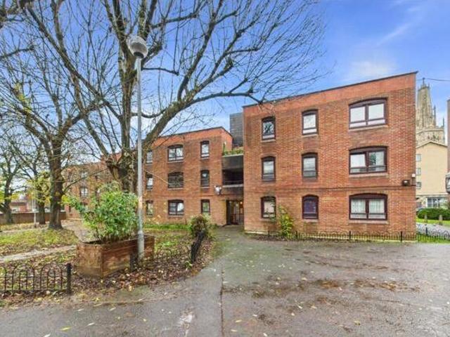 House for sale in Gloucester, Gloucestershire