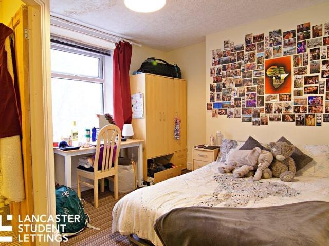 Room for rent in Moorlands, Bare