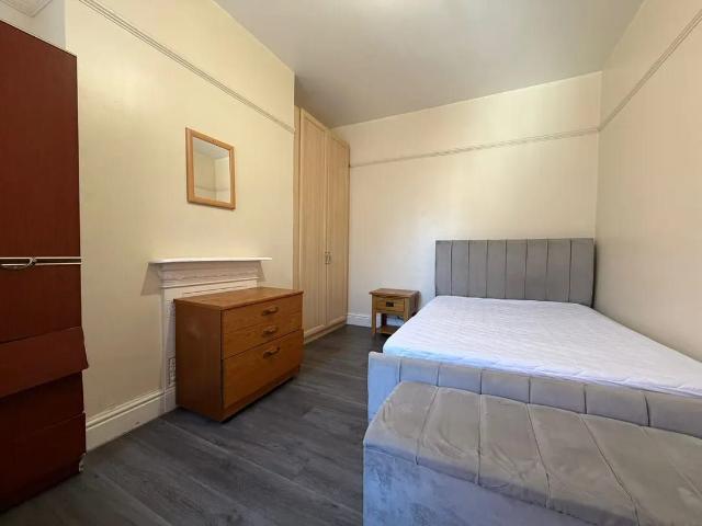Room for rent in Cheylesmore, West Midlands