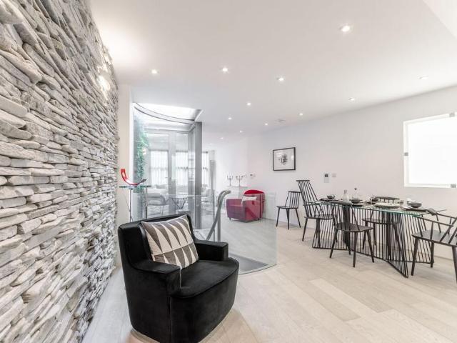 House for rent in London Borough of Islington, Greater London