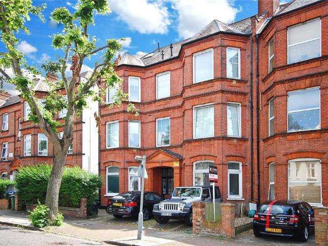Apartment for rent in Mapesbury, Greater London