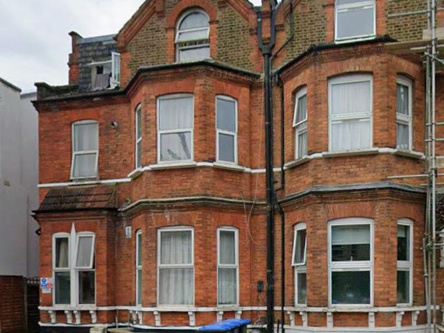 Room for rent in Mapesbury, Greater London