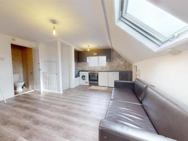 Apartment for rent in Mapesbury, Greater London