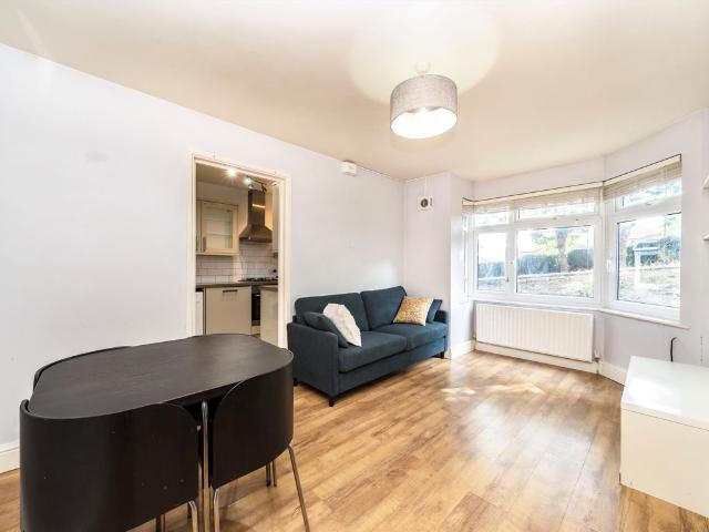 Apartment for rent in Charlton, Greater London