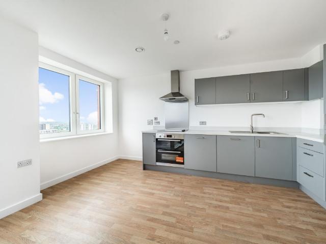 Apartment for rent in Roding Riverside, Greater London