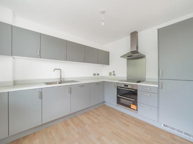Apartment for rent in Roding Riverside, Greater London
