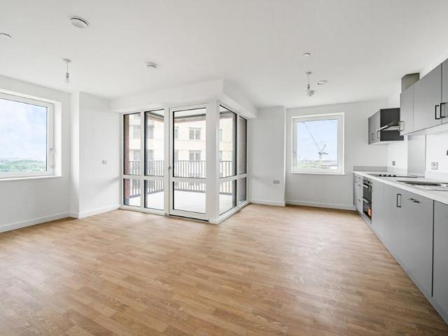 House for rent in Roding Riverside, Greater London