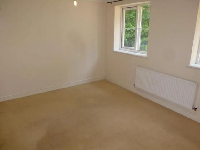 Townhouse for rent in Hoobrook, Rushock