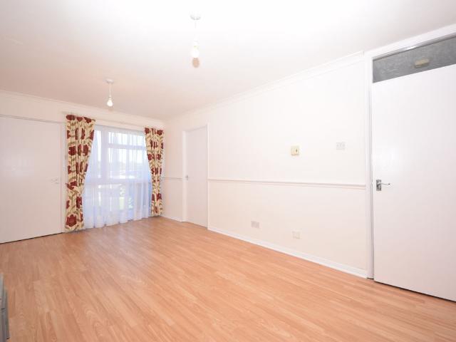 Apartment for rent in Newbury Park, Greater London
