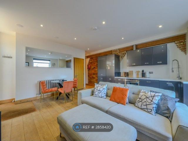 Apartment for rent in St Albans, Five Acres