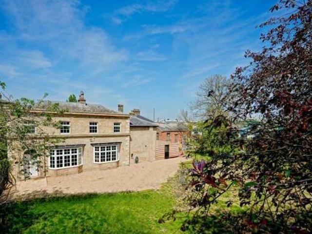 House for sale in Huntingdon