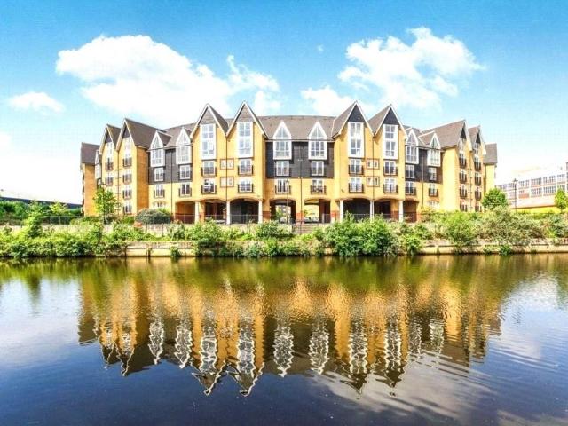 Apartment for rent in Ringlestone, Midway
