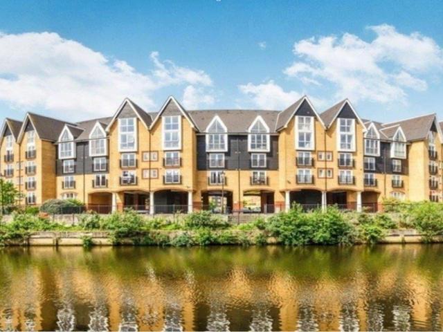Apartment for rent in Ringlestone, Midway