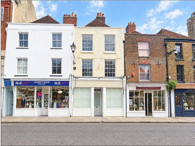Apartment for rent in Poulders Gardens, Dover