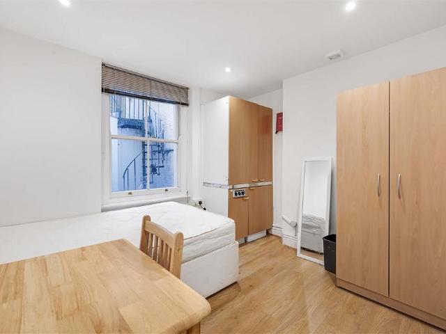 House for rent in Bayswater, Greater London