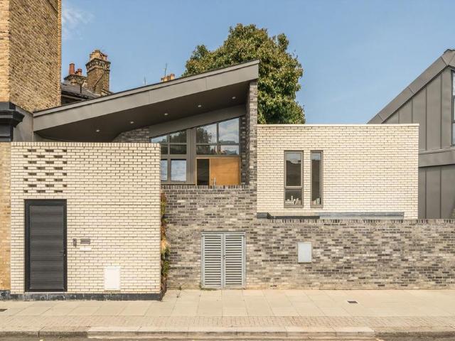 House for rent in Clapham, Greater London