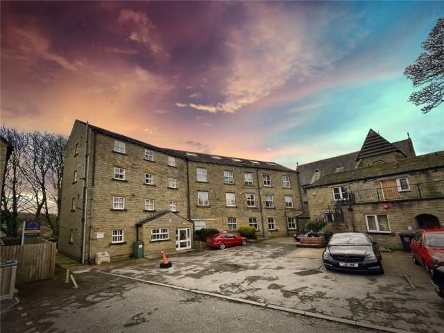 Apartment for rent in Lindley, West Yorkshire