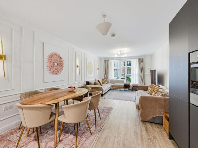 Apartment for rent in Upton Park, Greater London