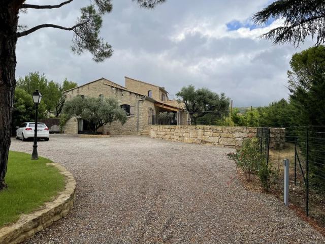 Maison location à Carpentras, Saint-pierre-de-vassols