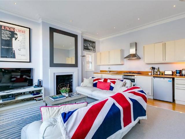 Apartment for rent in North Kensington, Greater London