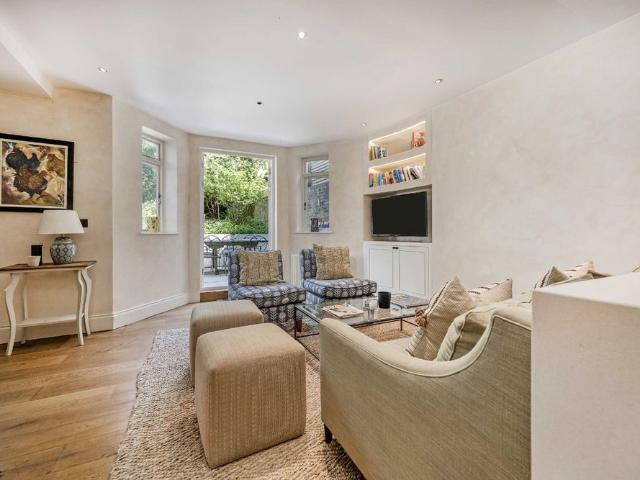 Apartment for rent in Royal Borough of Kensington and Chelsea, Greater London