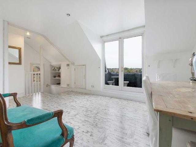 Apartment for rent in North Kensington, Greater London