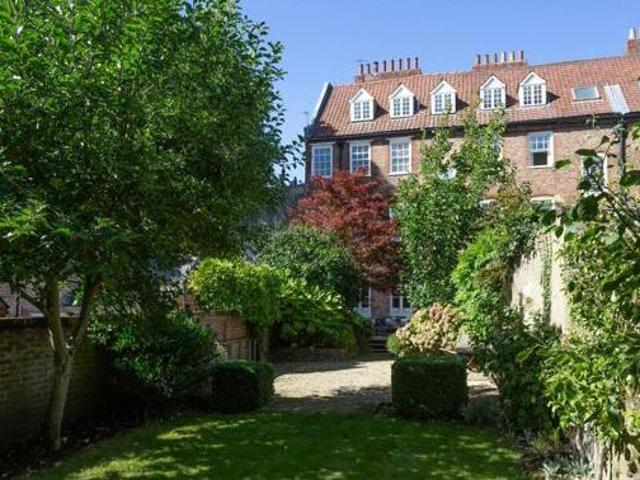 House for sale in High Field, York