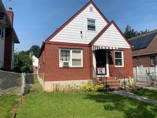 House for sale in Bellerose