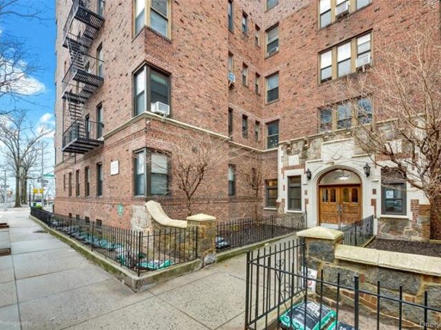 Condo for sale in Queens, Arverne