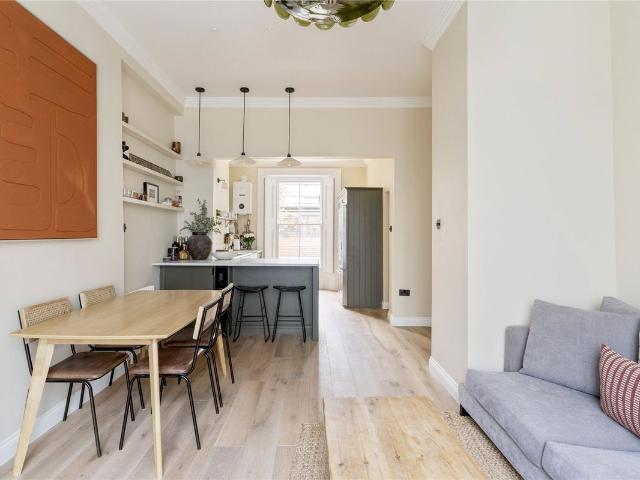 Apartment for rent in Kensal Town, Bayswater