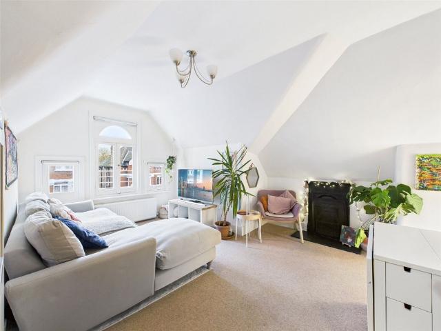 Apartment for rent in St Margarets, Greater London