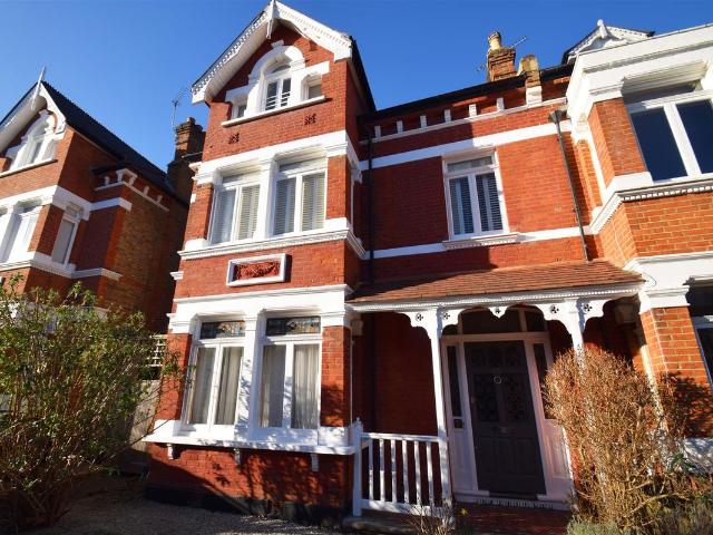 Apartment for rent in St Margarets, Greater London