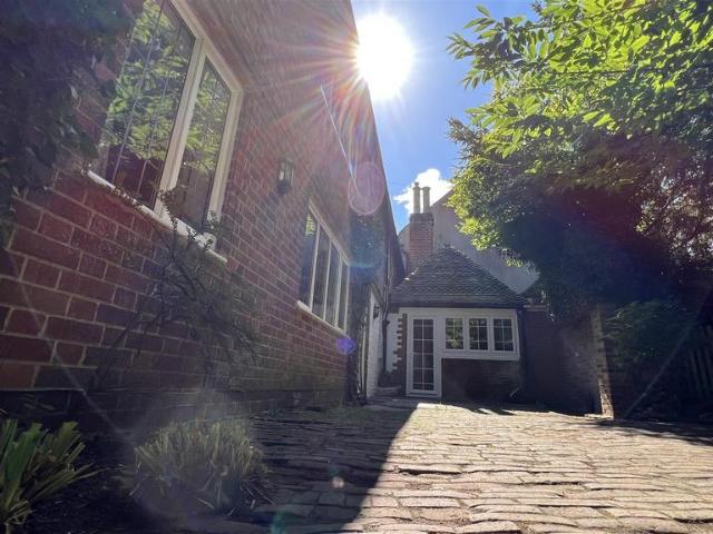 House for rent in Hales Place, The Bridge