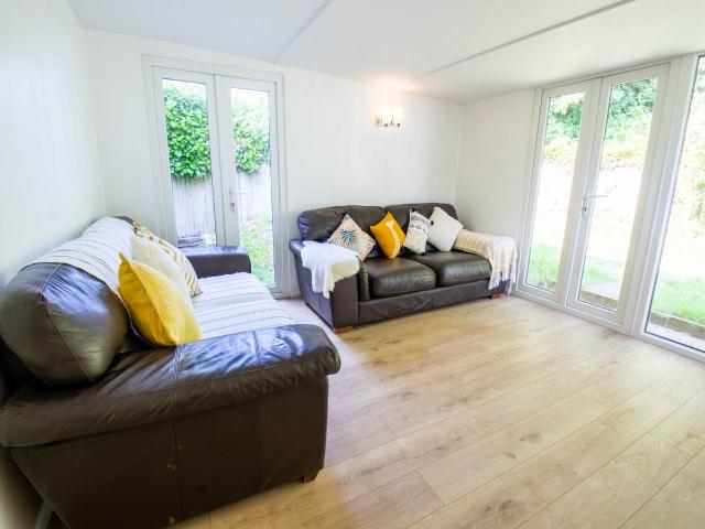 Room for rent in Hales Place, The Bridge