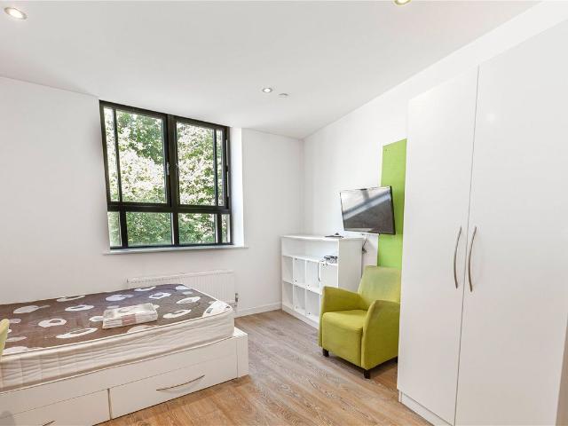 Studio for rent in City Centre, Feckenham