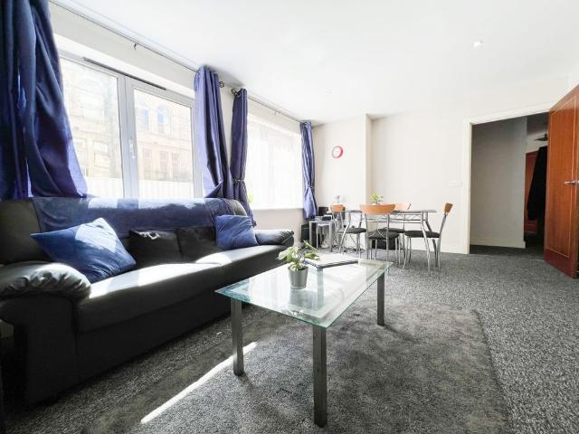 Apartment for rent in Cardiff Bay, Falcon Lodge