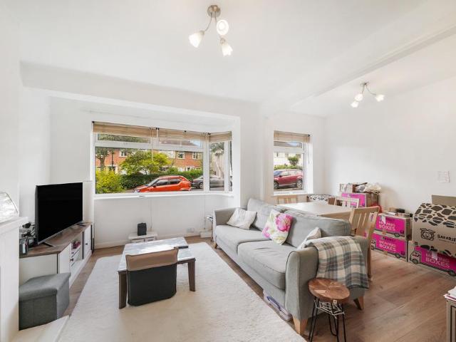 Apartment for rent in London Borough of Ealing, Greater London