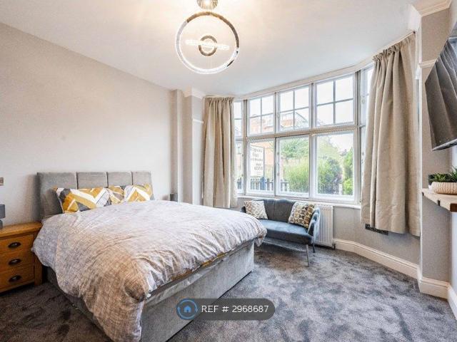 Apartment for rent in Heigham Grove, East Bank